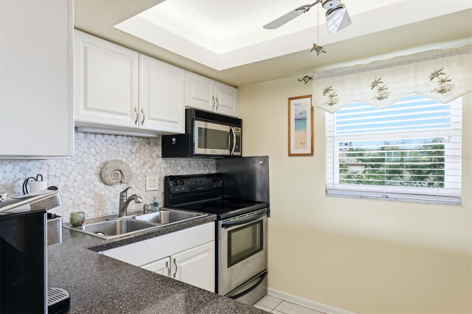 Image 12 of 58 For 1215 Portofino Drive 406