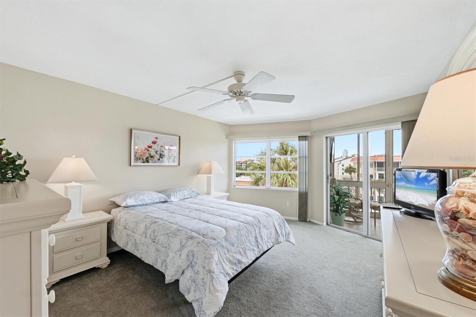 Image 18 of 58 For 1215 Portofino Drive 406