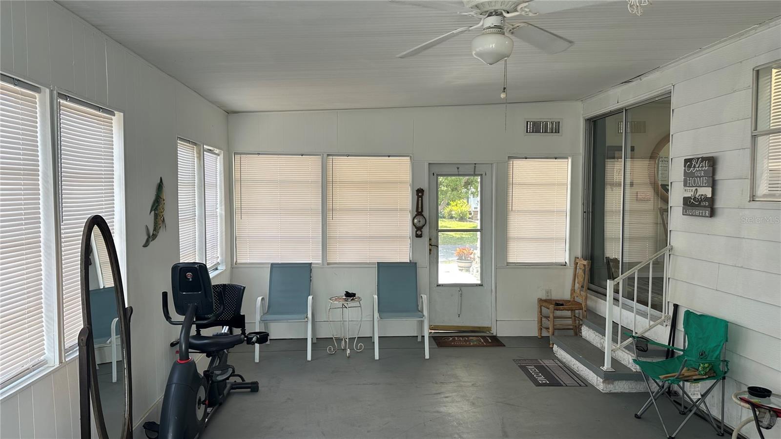 Image 6 of 26 For 6710 36th Avenue E 63