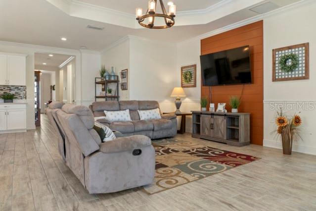 Image 13 of 57 For 7657 Ridgelake Circle