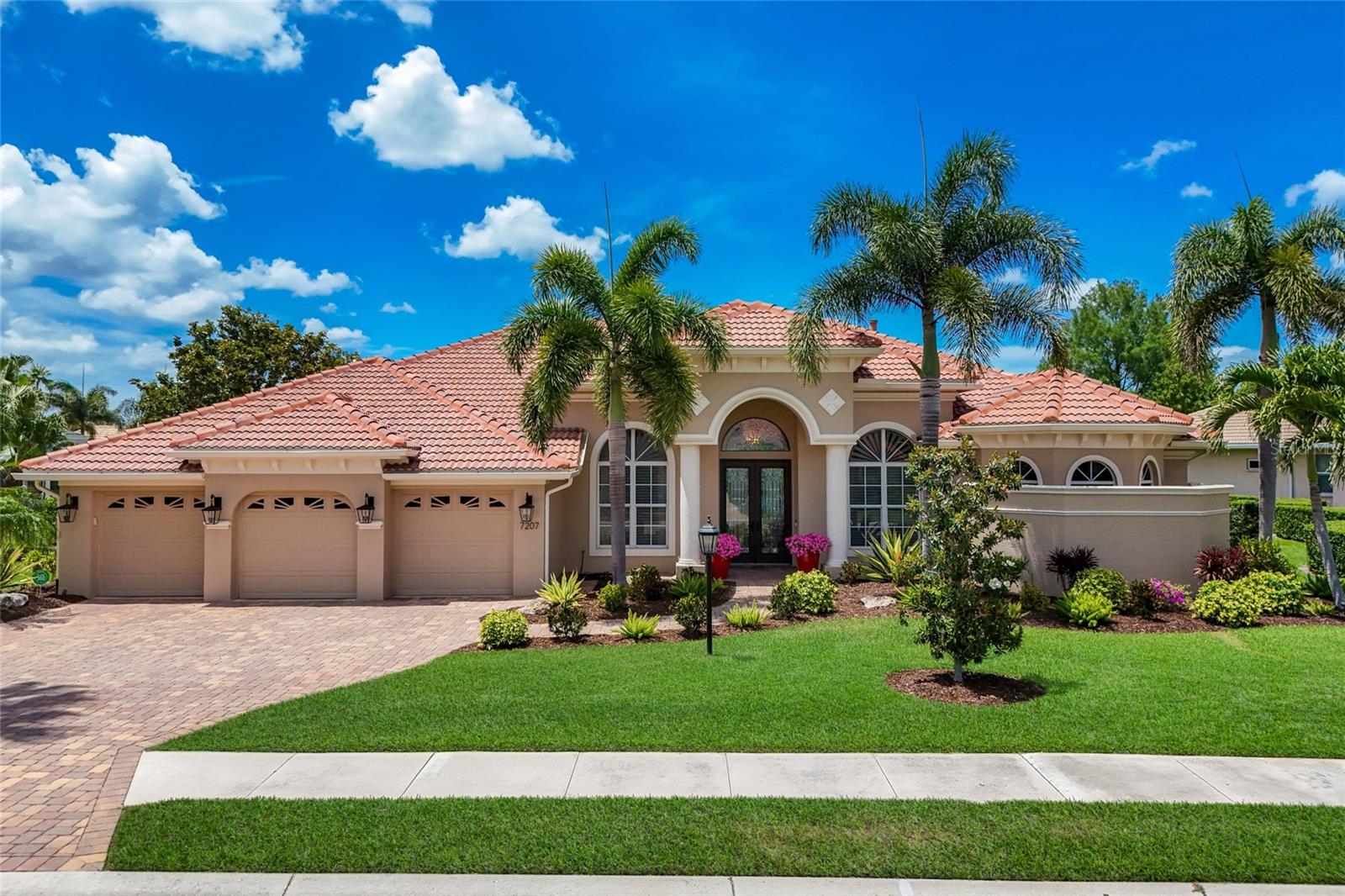 Details for 7207 Ashland Glen, LAKEWOOD RANCH, FL 34202