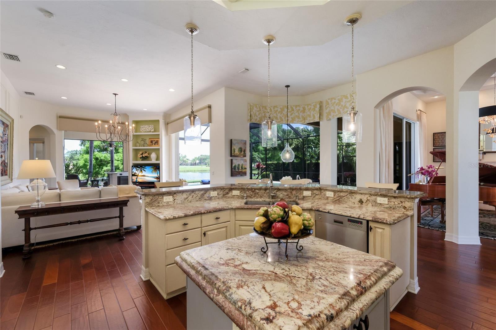Image 11 of 82 For 7207 Ashland Glen