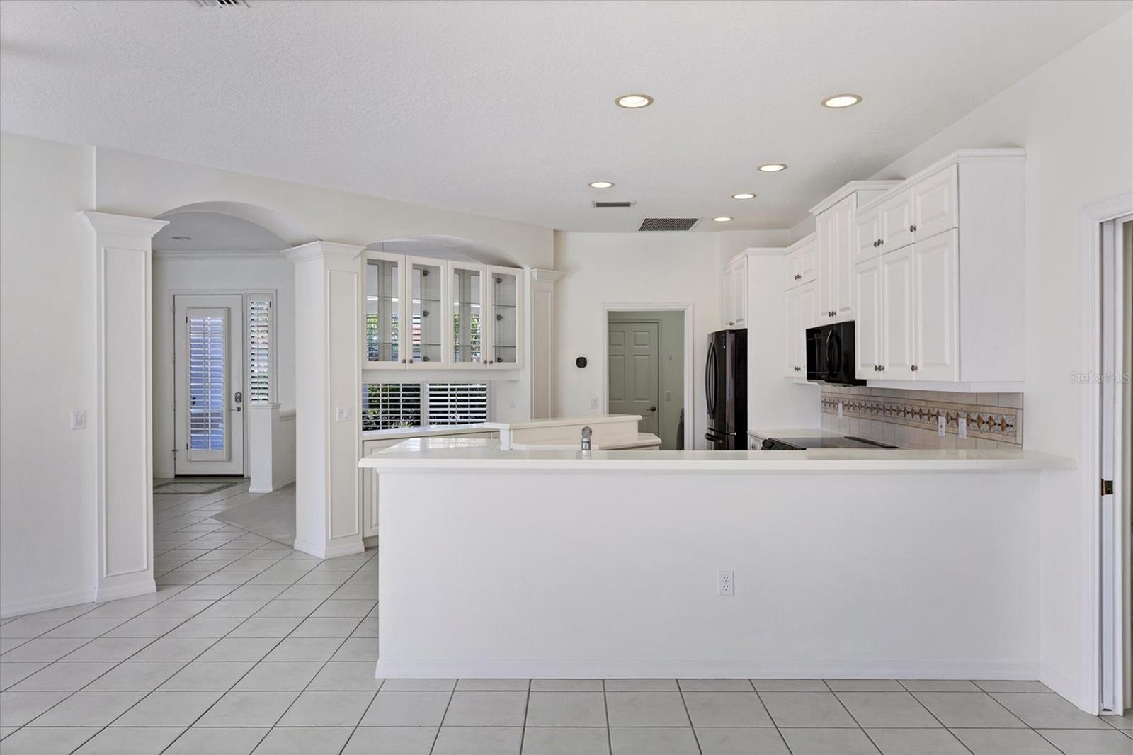 Image 12 of 47 For 8501 Park Shore Lane