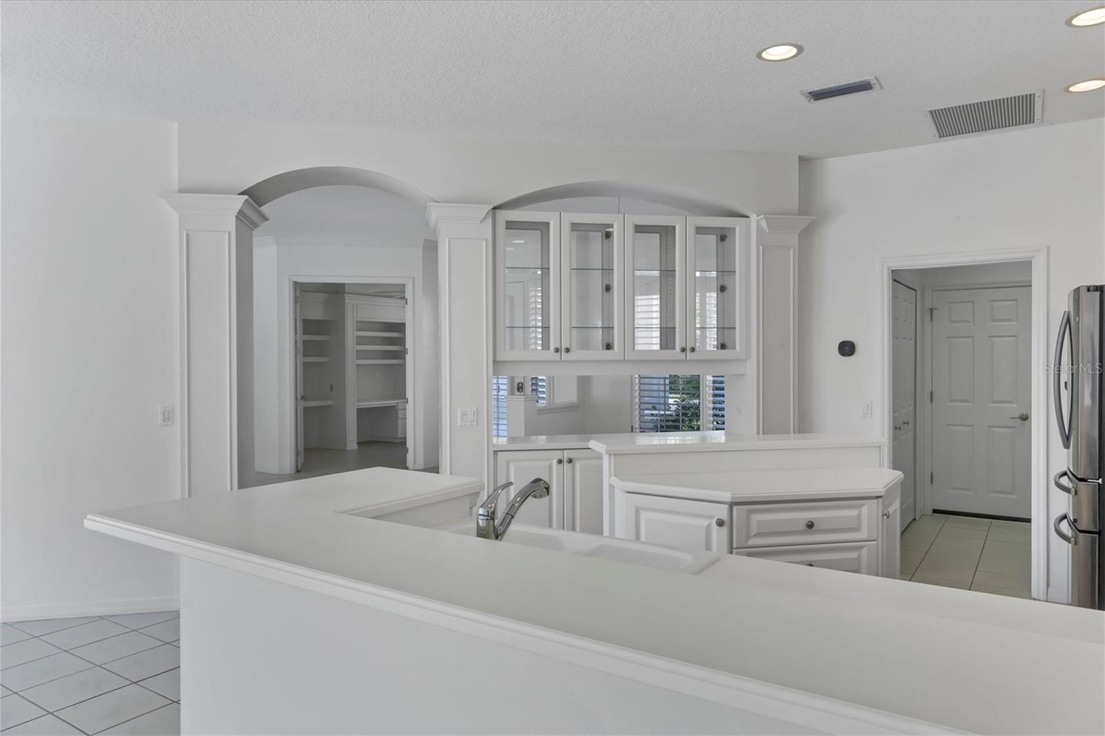 Image 13 of 47 For 8501 Park Shore Lane