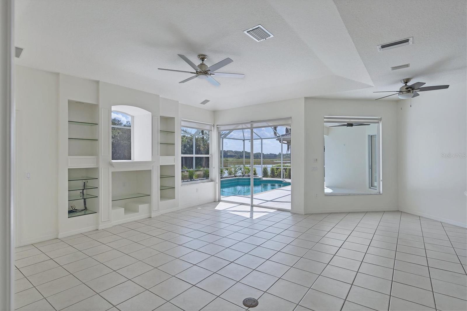 Image 20 of 47 For 8501 Park Shore Lane