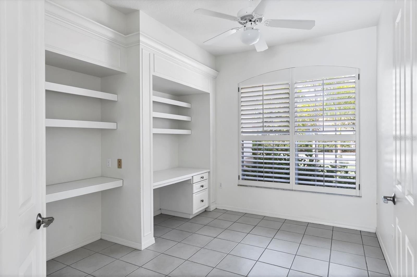 Image 22 of 47 For 8501 Park Shore Lane