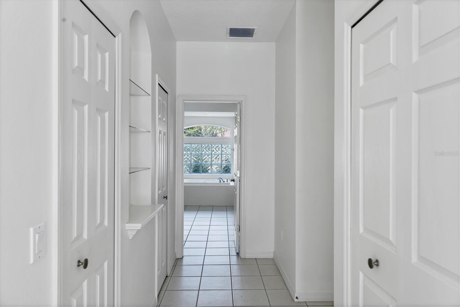 Image 25 of 47 For 8501 Park Shore Lane