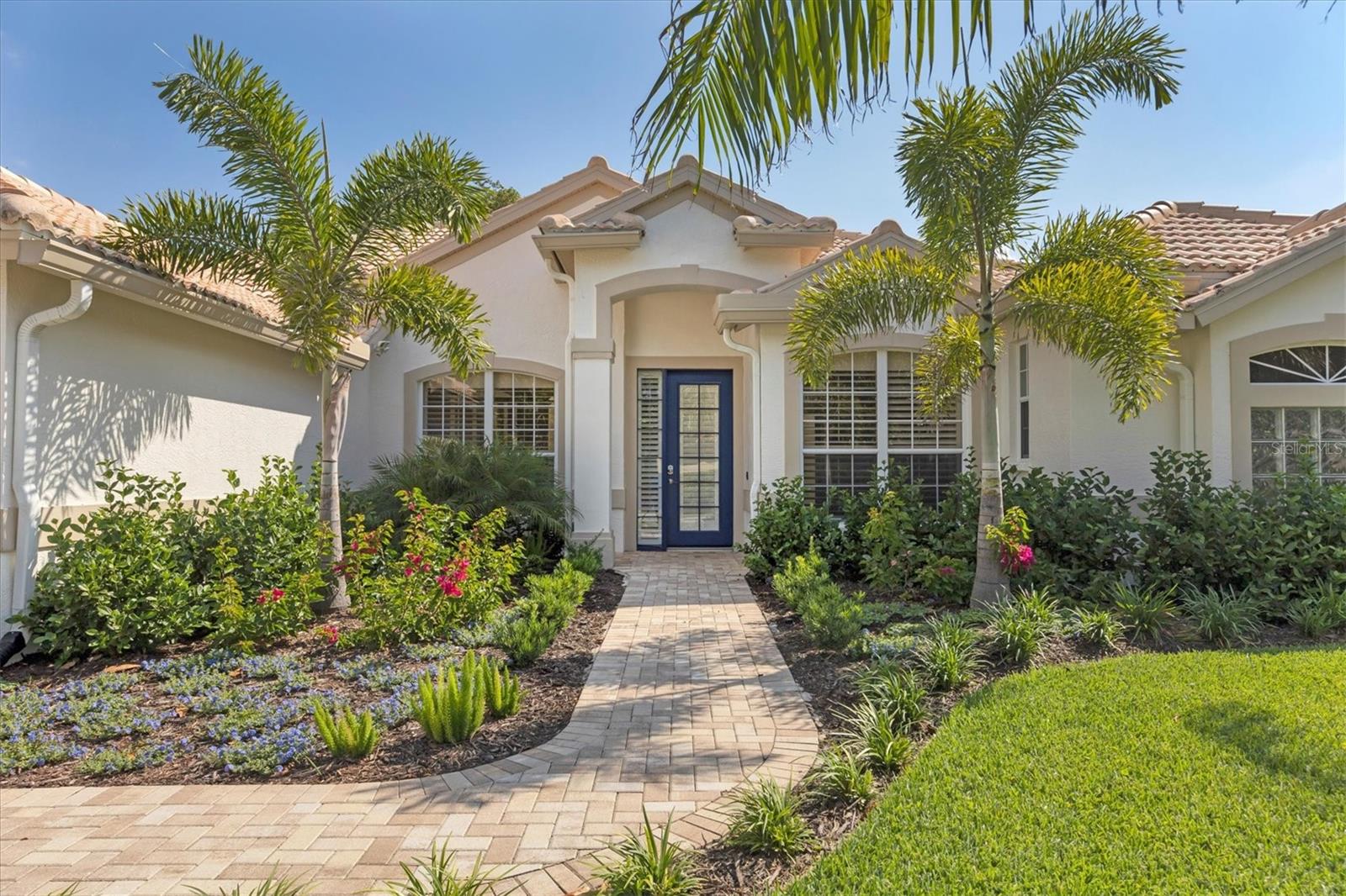 Image 3 of 47 For 8501 Park Shore Lane