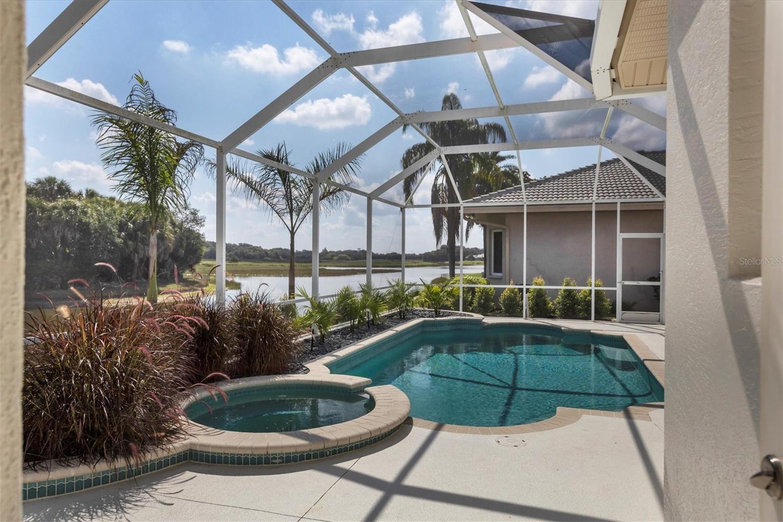 Image 34 of 47 For 8501 Park Shore Lane