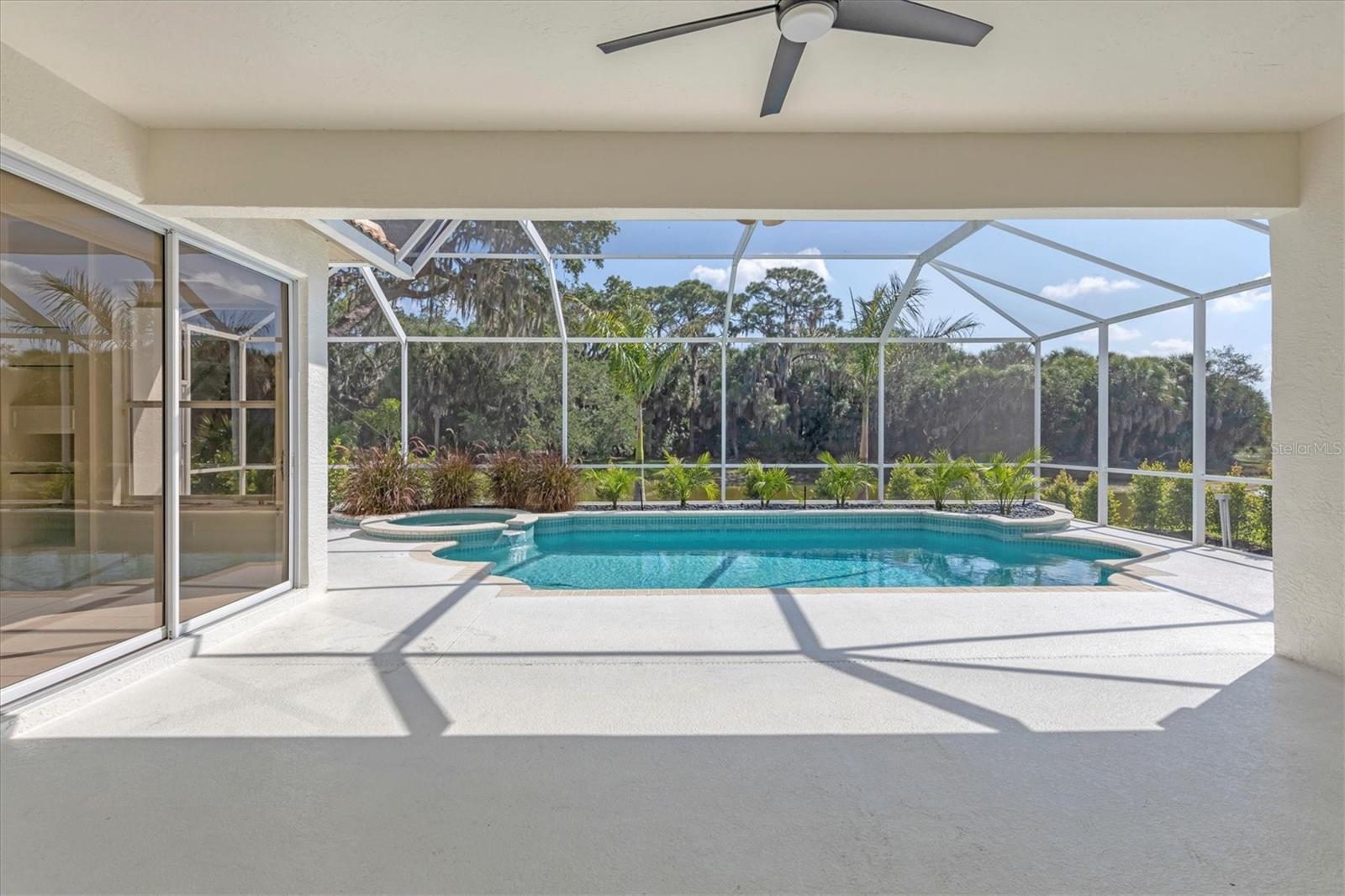 Image 4 of 47 For 8501 Park Shore Lane