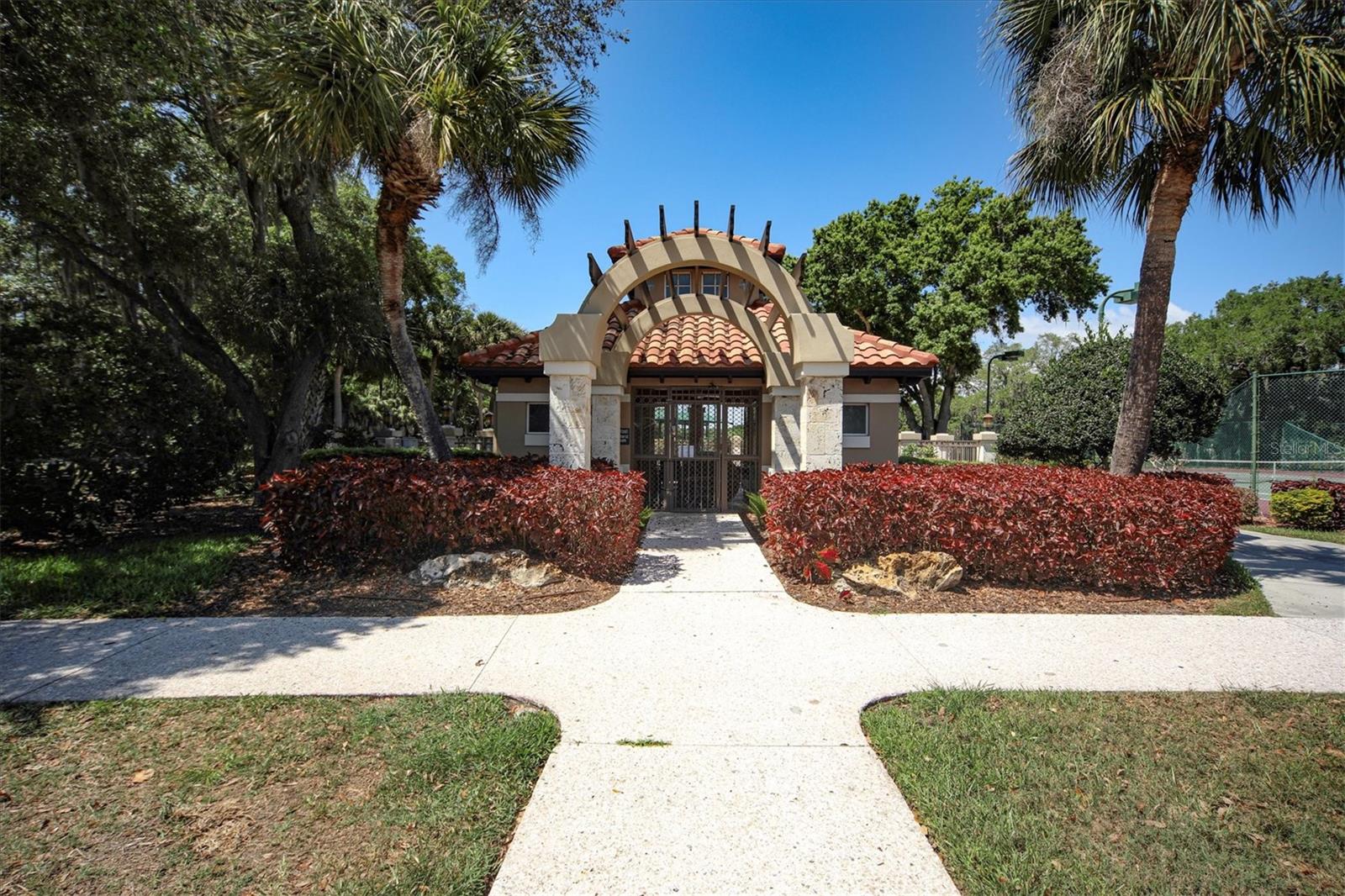 Image 42 of 47 For 8501 Park Shore Lane