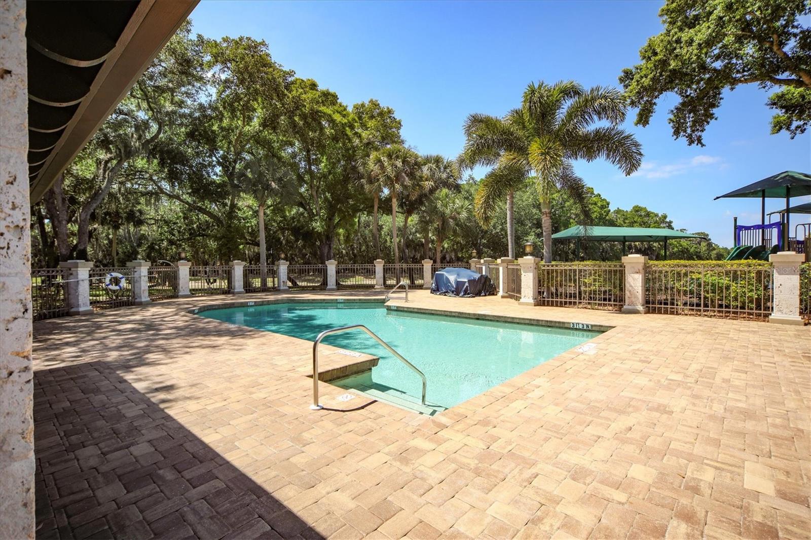 Image 43 of 47 For 8501 Park Shore Lane