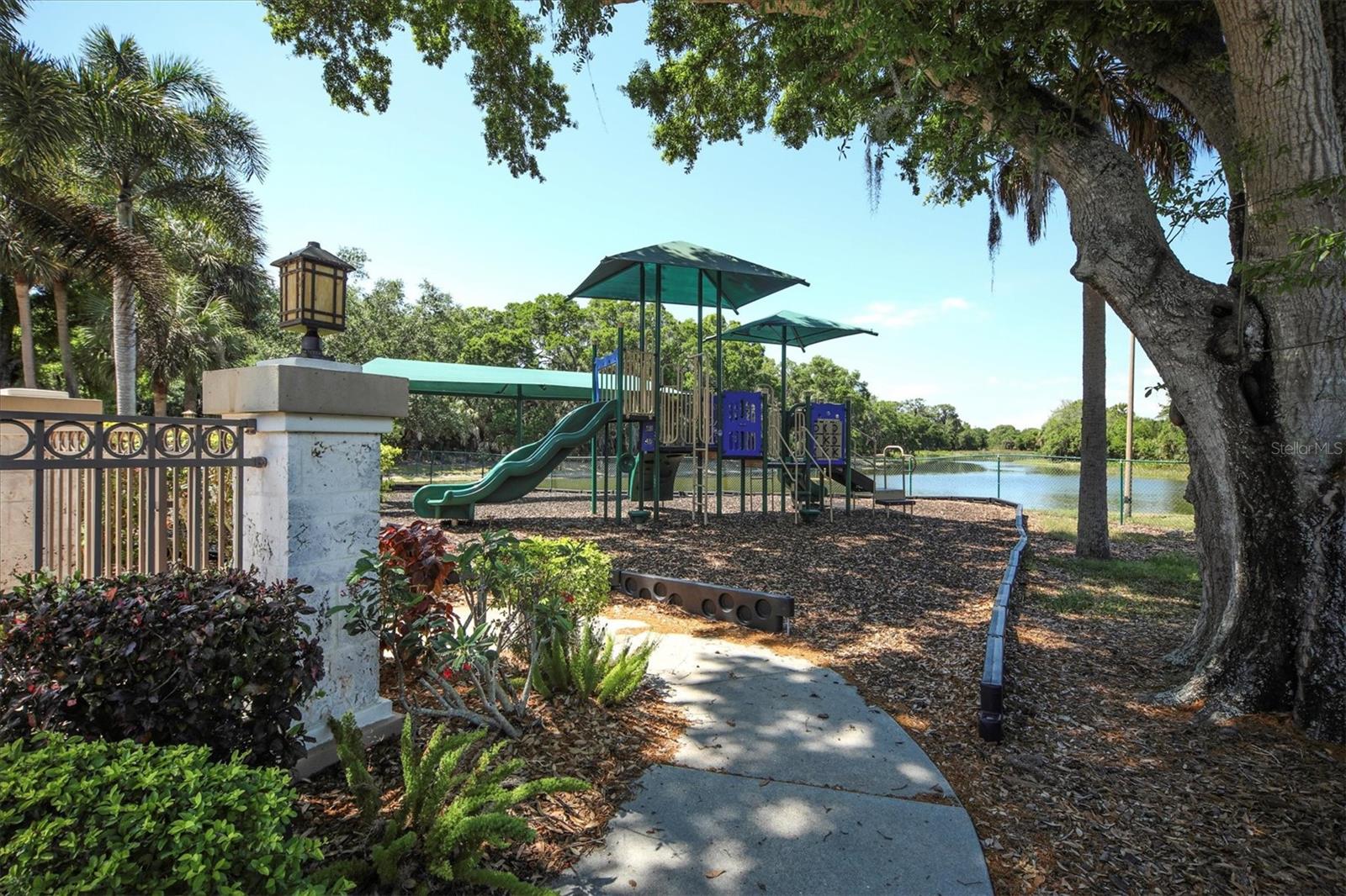 Image 46 of 47 For 8501 Park Shore Lane