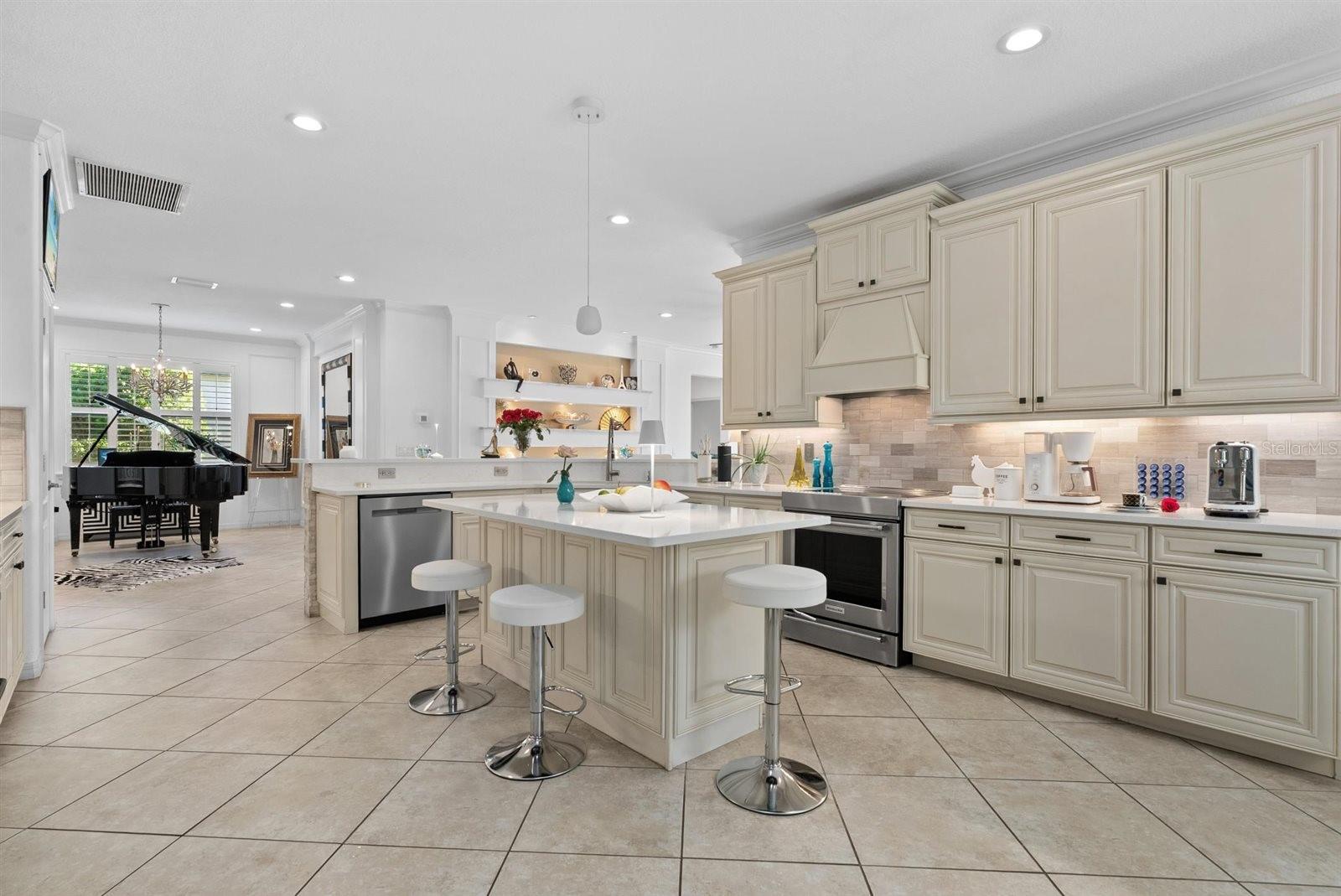 Image 7 of 40 For 6860 Wild Lake Terrace