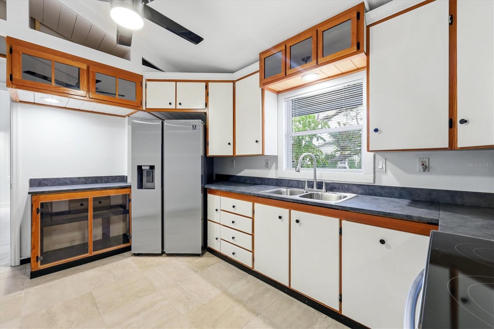 Image 10 of 29 For 902 37th Street W