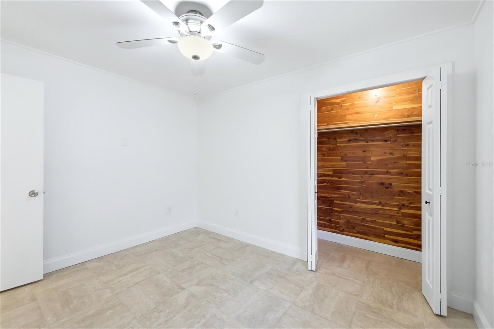 Image 14 of 29 For 902 37th Street W