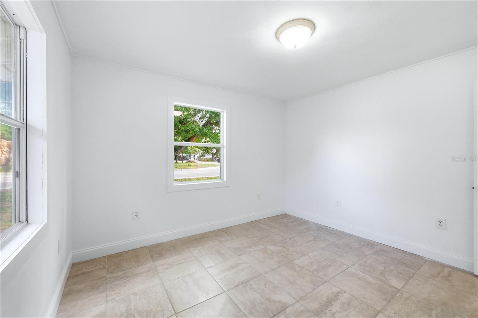 Image 17 of 29 For 902 37th Street W