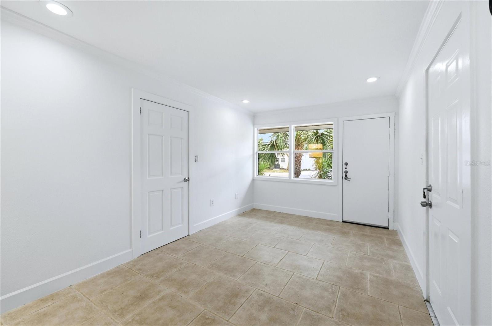 Image 19 of 29 For 902 37th Street W