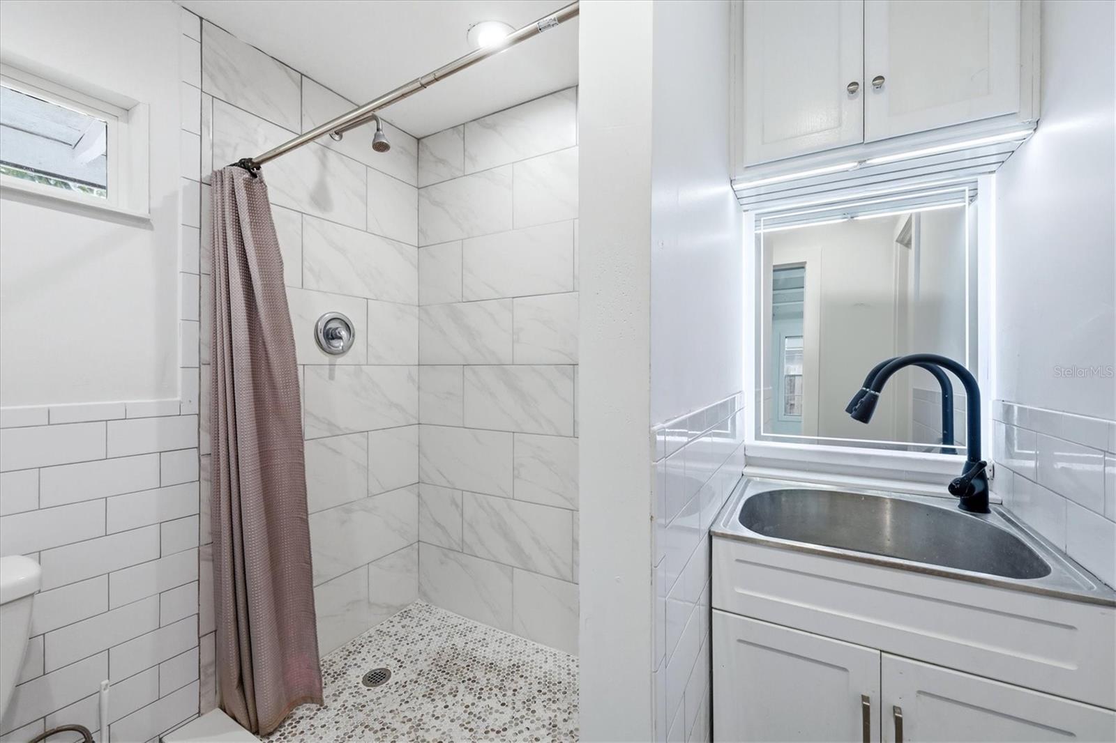 Image 21 of 29 For 902 37th Street W