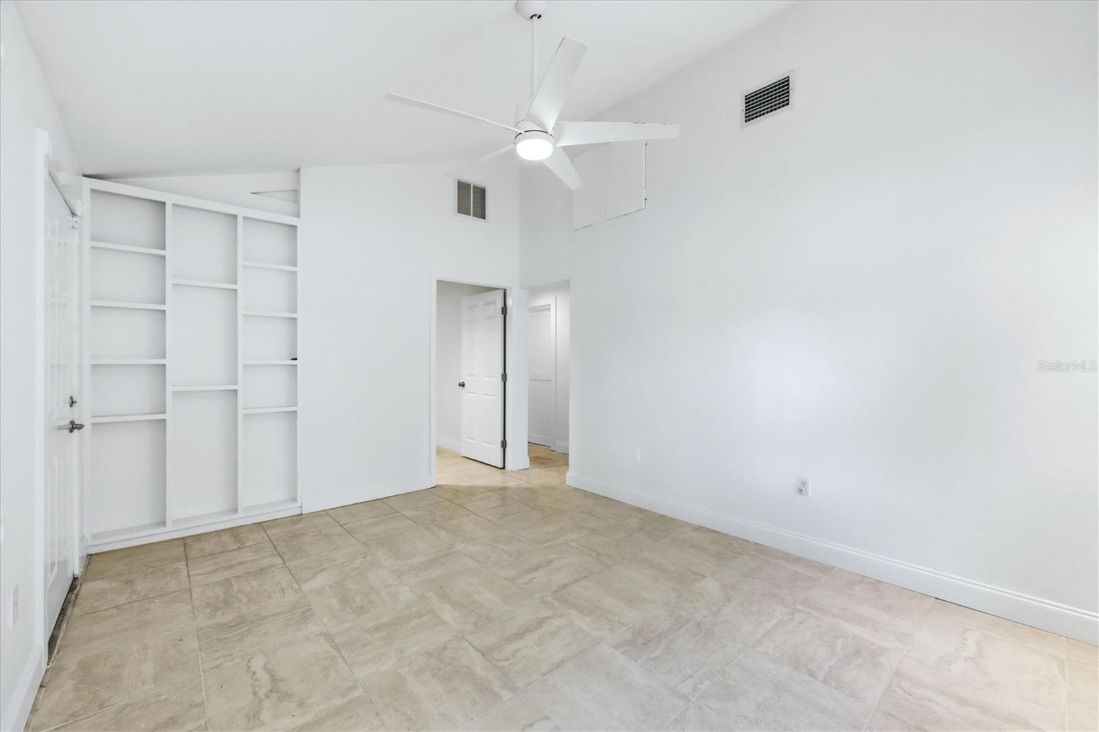 Image 7 of 29 For 902 37th Street W