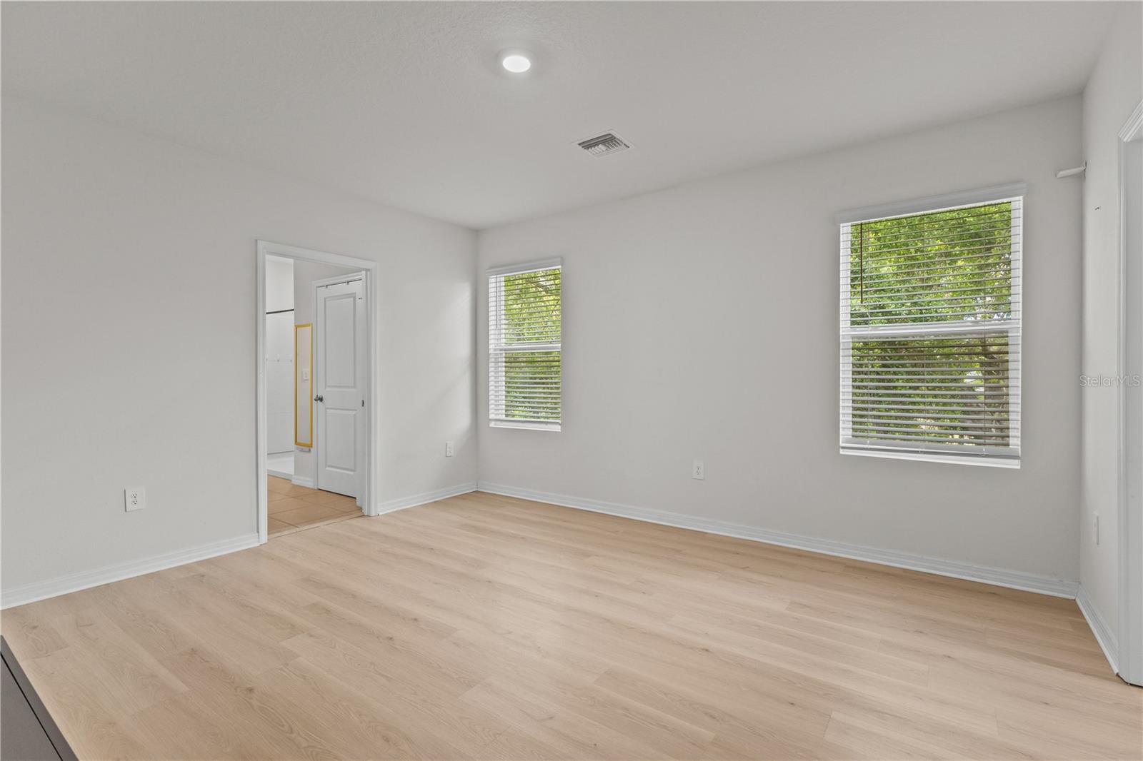 Image 17 of 54 For 5750 Cape Primrose Drive