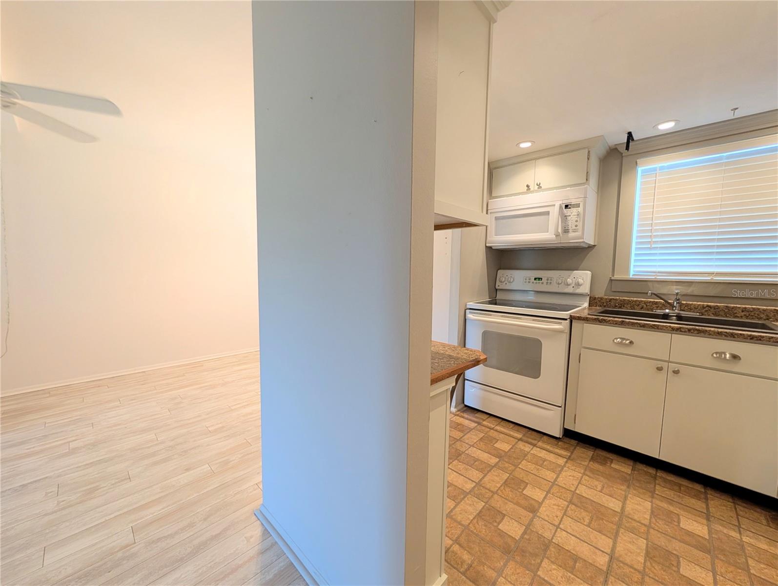 Image 15 of 27 For 2319 Canal Drive F26