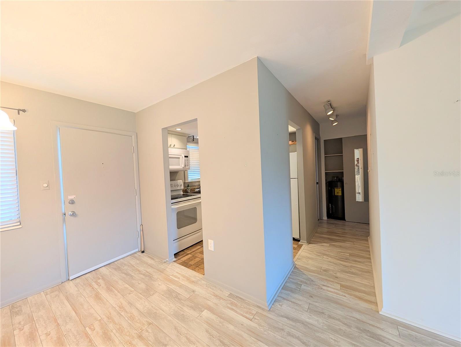Image 6 of 27 For 2319 Canal Drive F26