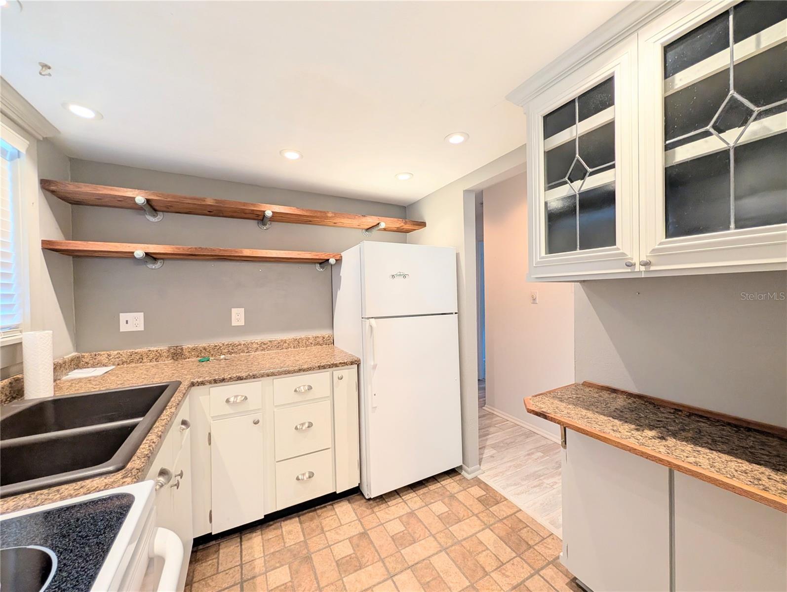 Image 7 of 27 For 2319 Canal Drive F26