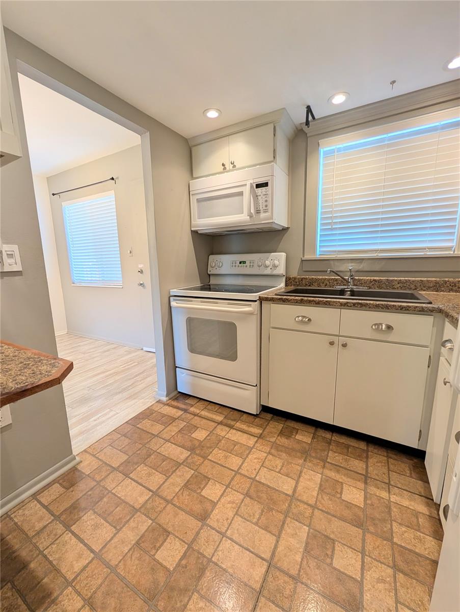 Image 9 of 27 For 2319 Canal Drive F26