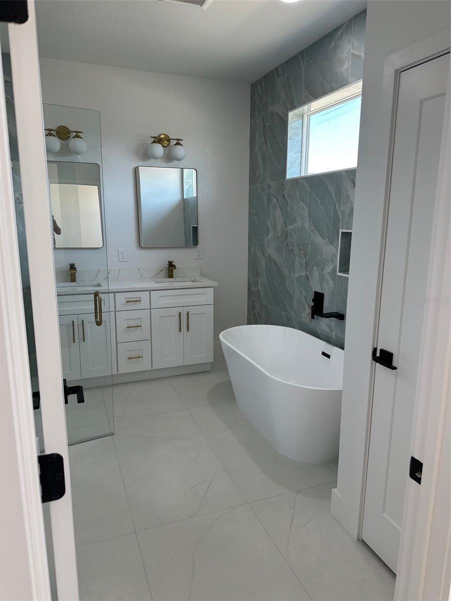Image 20 of 22 For 2912 21st Street