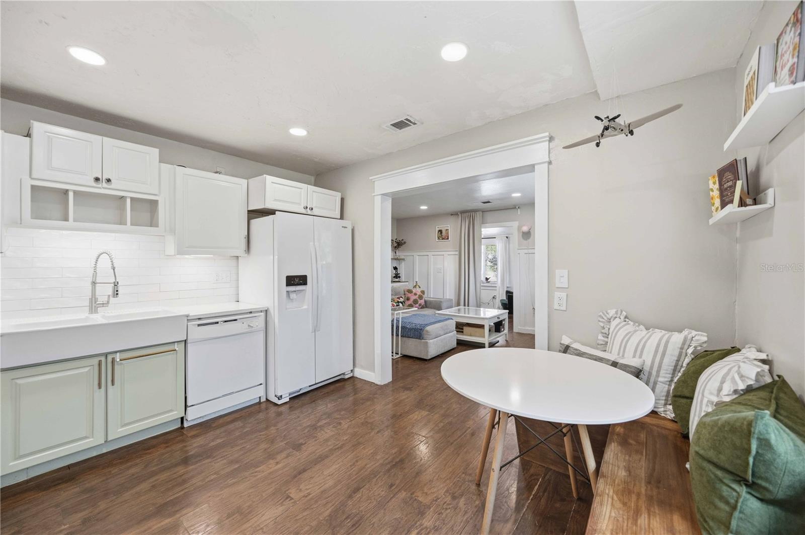 Image 10 of 40 For 1223 12th Avenue W