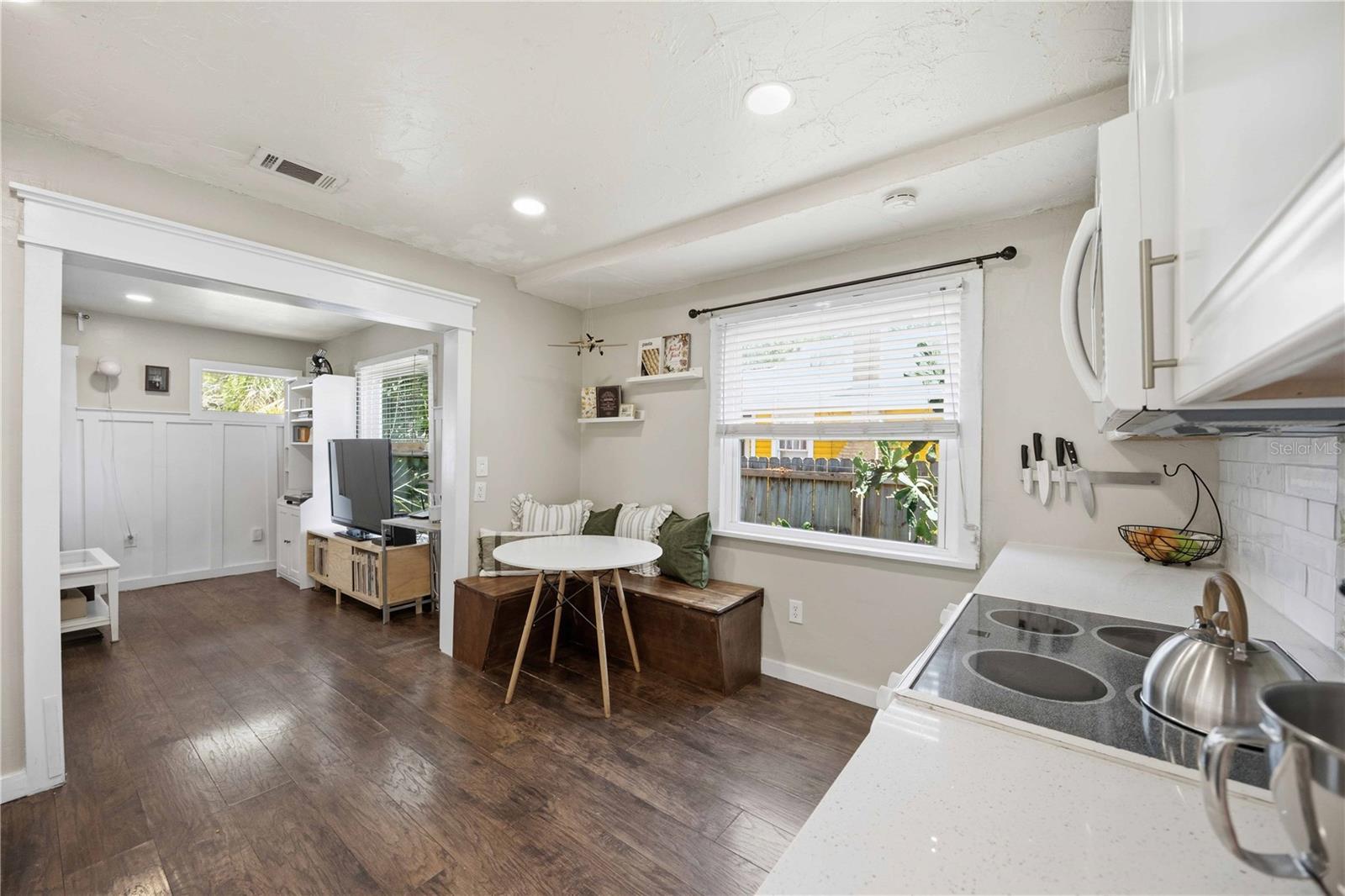 Image 11 of 40 For 1223 12th Avenue W