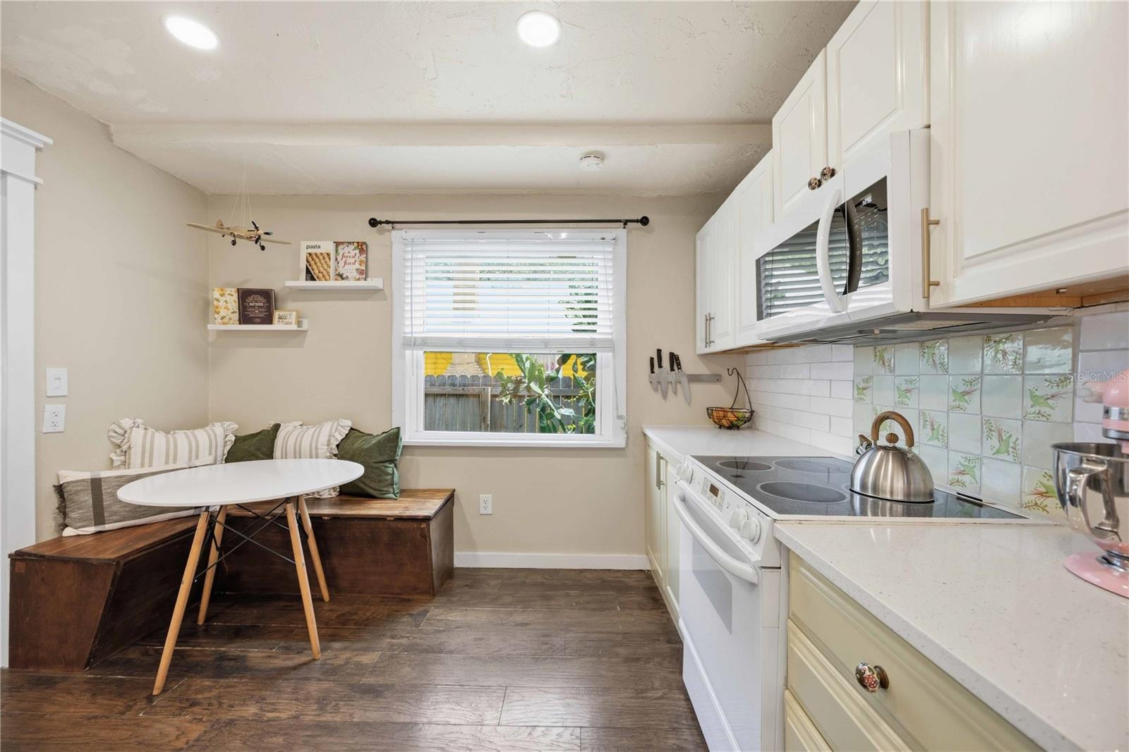 Image 12 of 40 For 1223 12th Avenue W