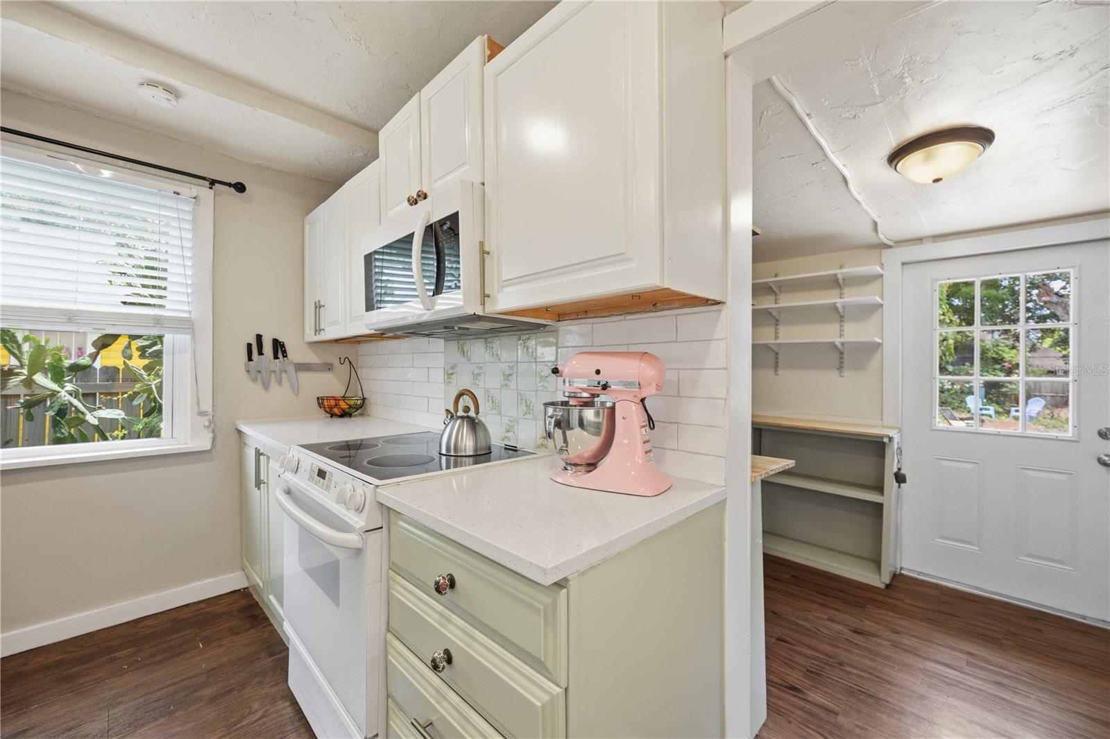 Image 15 of 40 For 1223 12th Avenue W