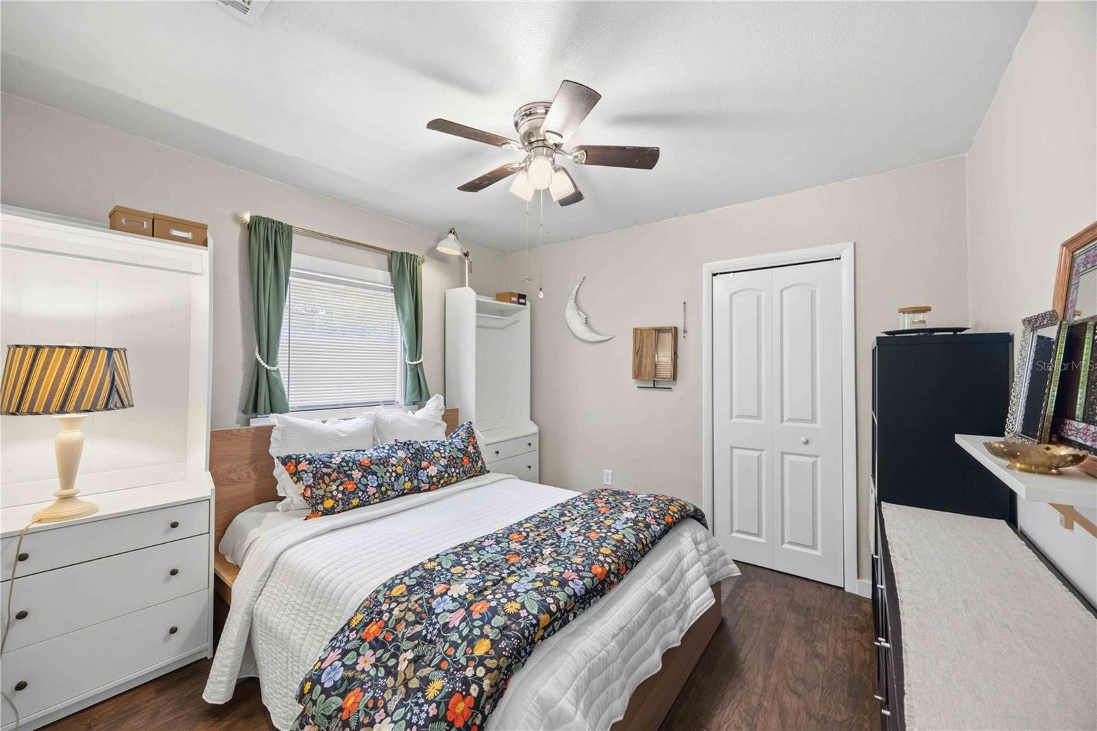 Image 17 of 40 For 1223 12th Avenue W
