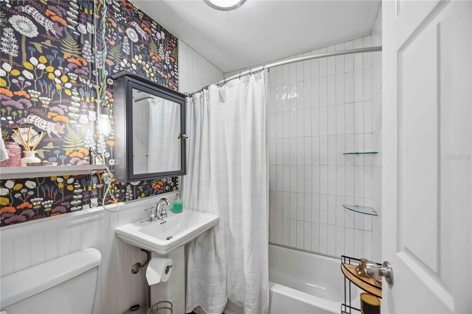 Image 22 of 40 For 1223 12th Avenue W