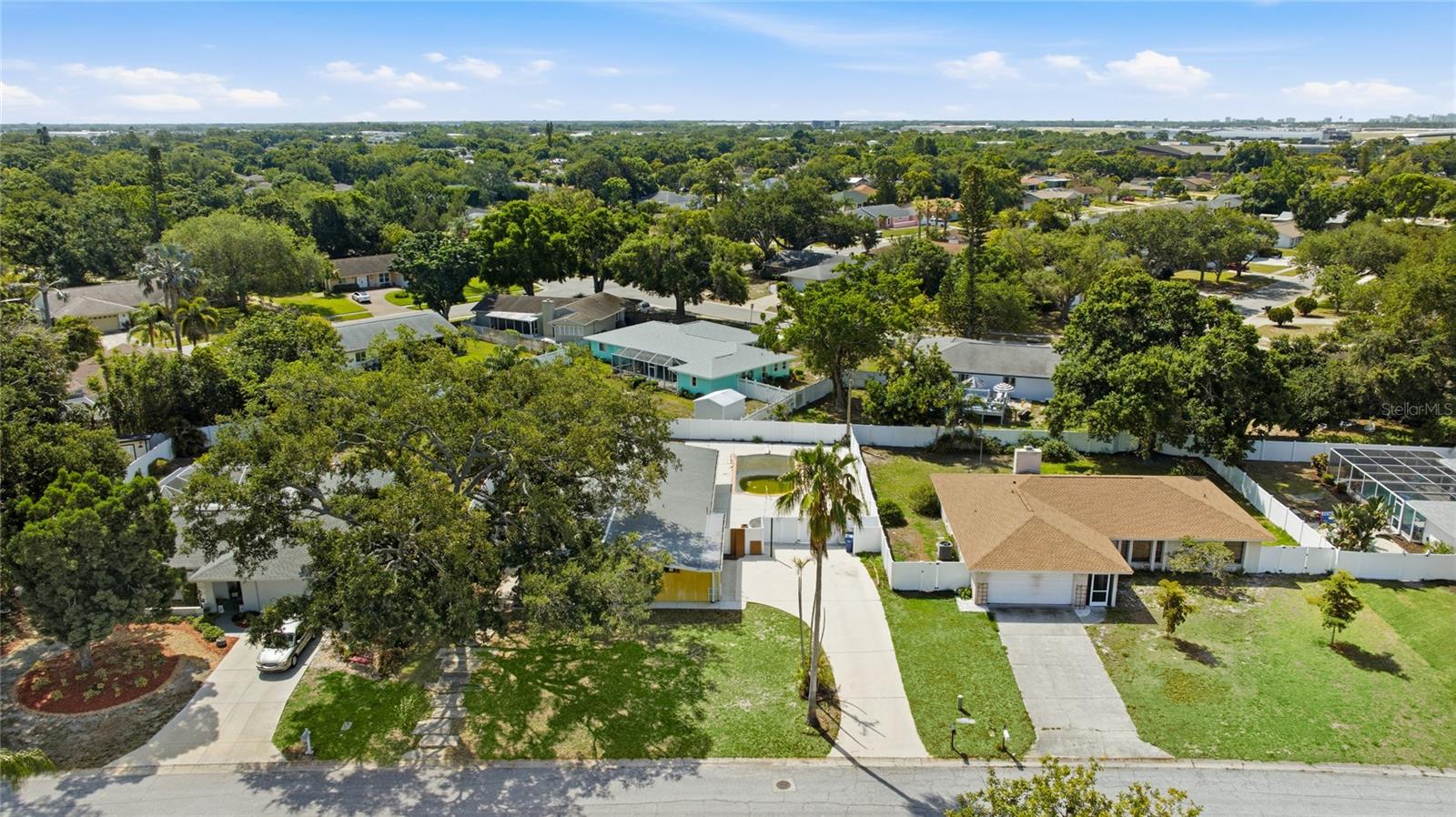 Image 27 of 30 For 616 Saint Andrews Drive