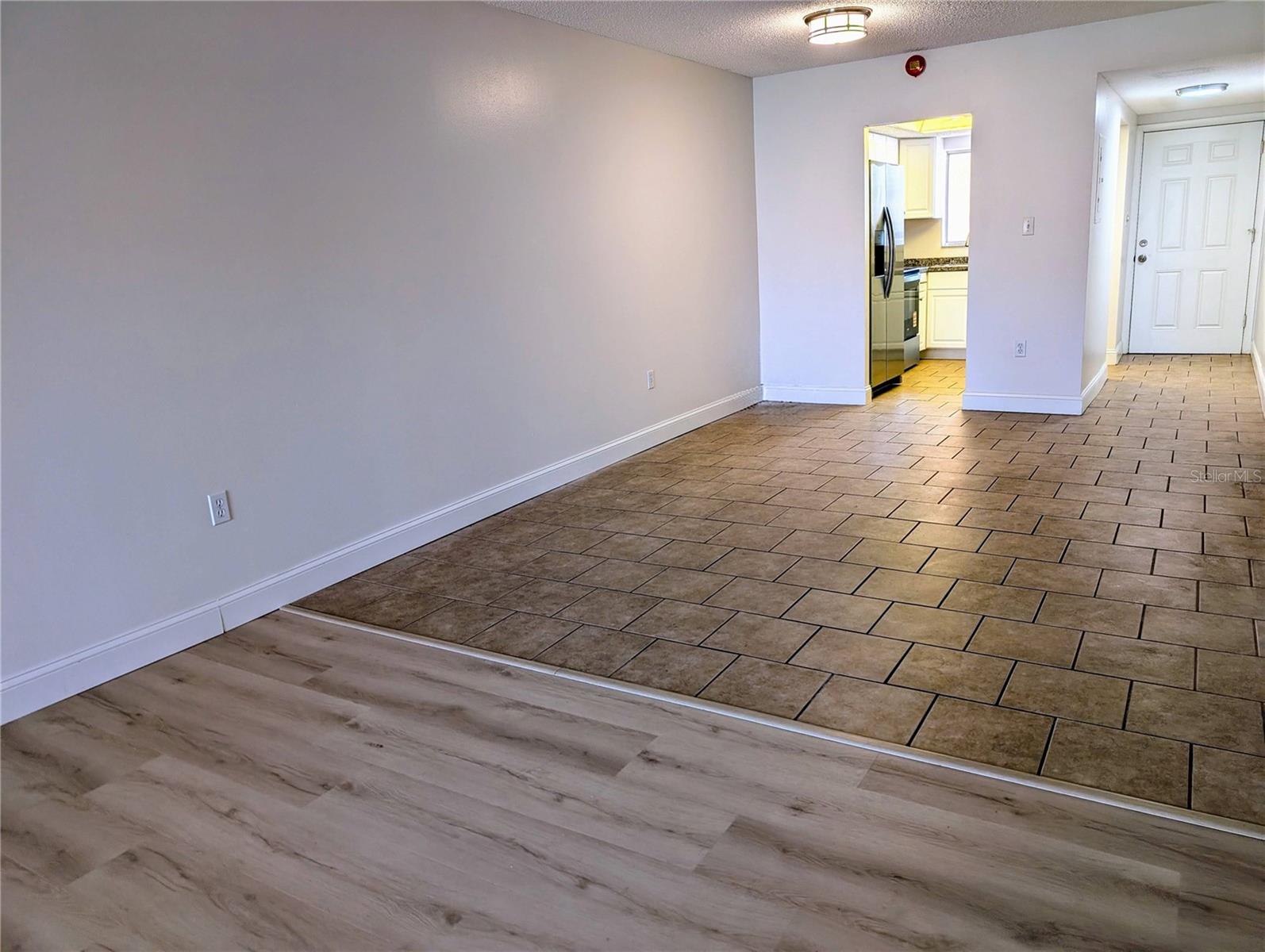 Image 11 of 26 For 4127 Heron Way E-111