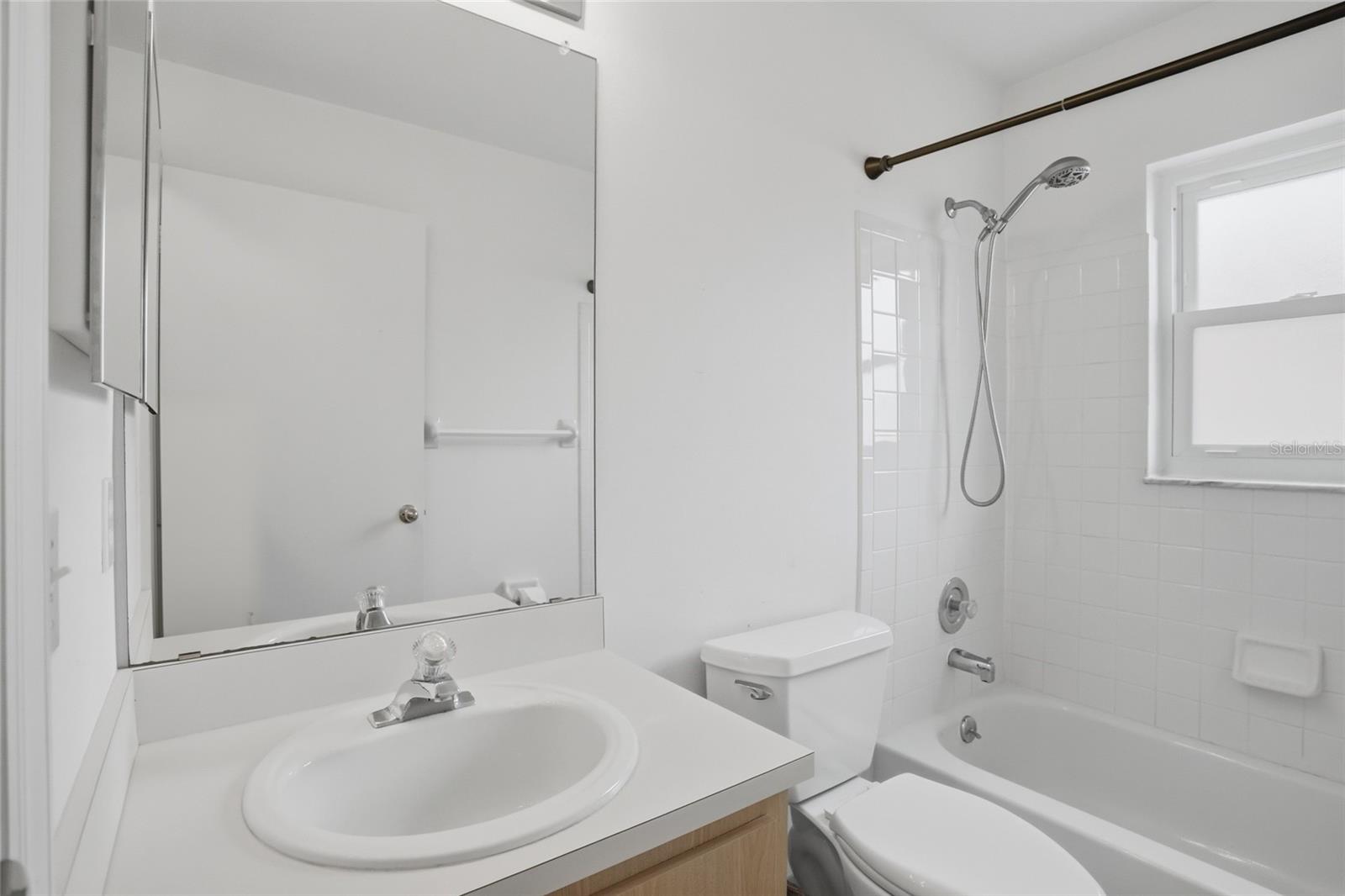 Image 10 of 50 For 204 Greenwich Street