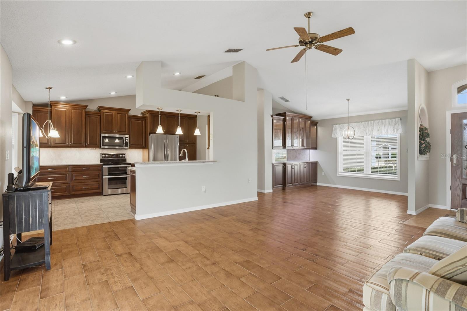 Image 14 of 50 For 204 Greenwich Street