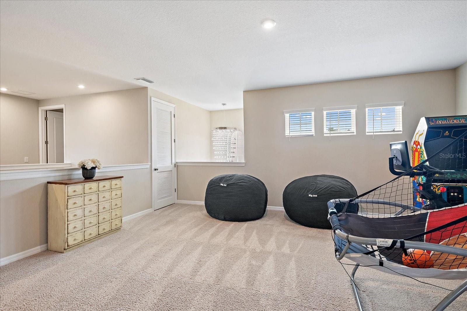 Image 21 of 55 For 9085 Luna Lane