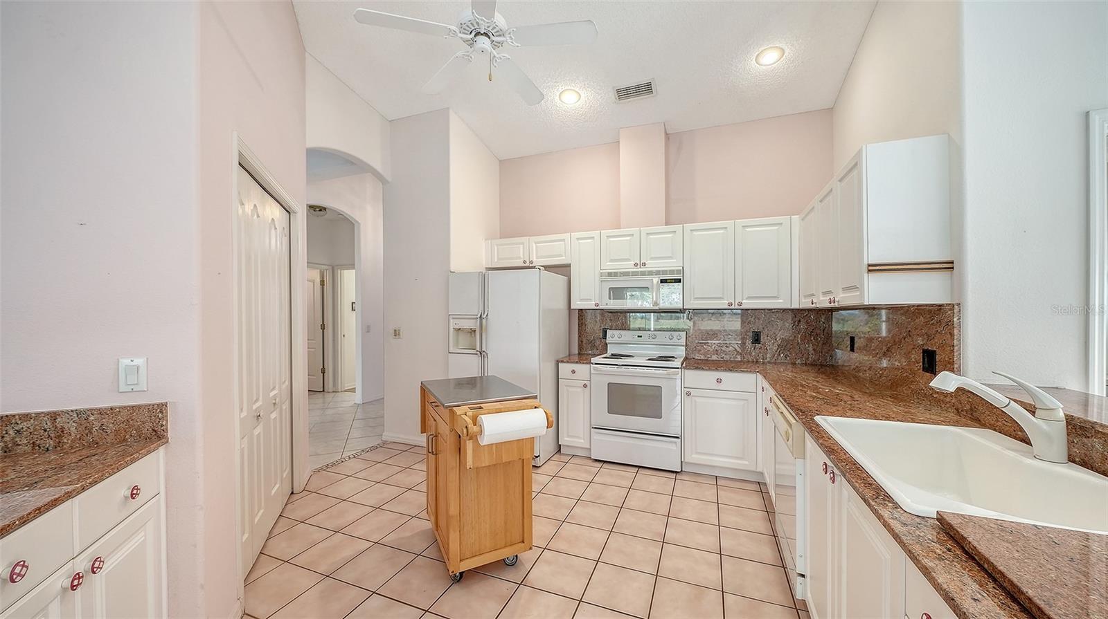 Image 21 of 66 For 8928 Whitemarsh Avenue
