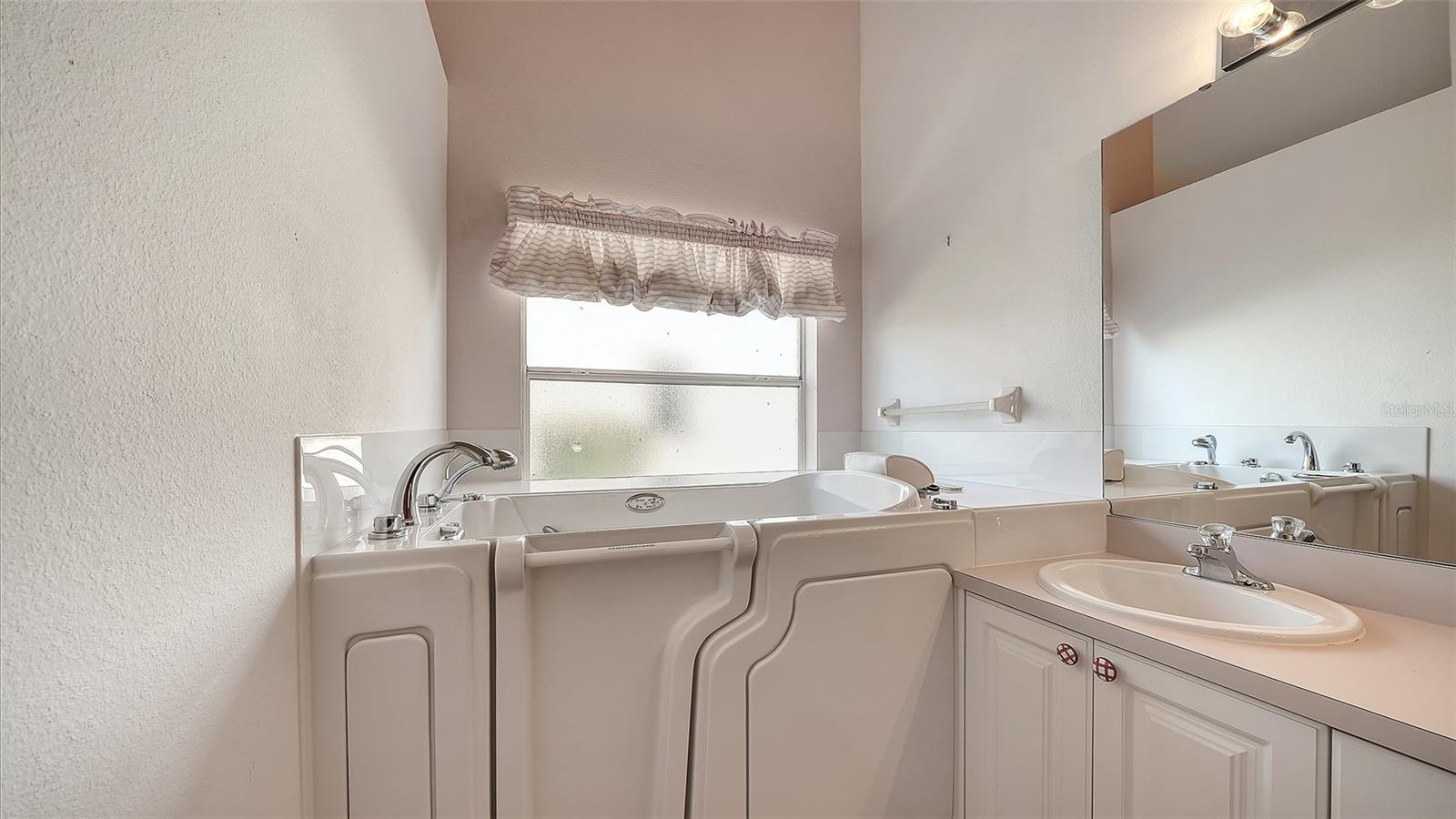Image 34 of 66 For 8928 Whitemarsh Avenue