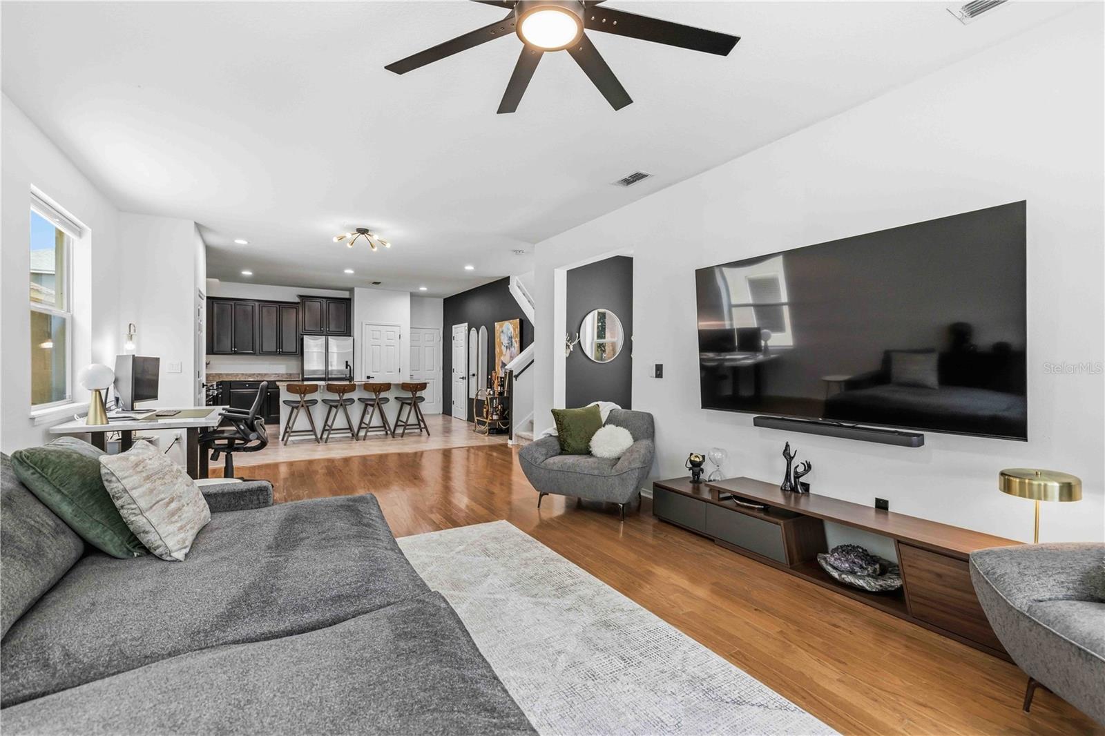 Image 14 of 72 For 9040 Aspen Hollow Place