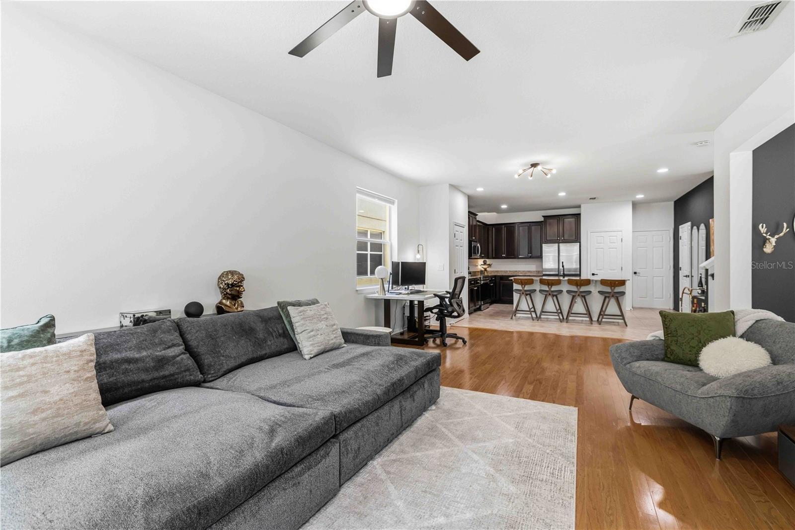 Image 15 of 72 For 9040 Aspen Hollow Place