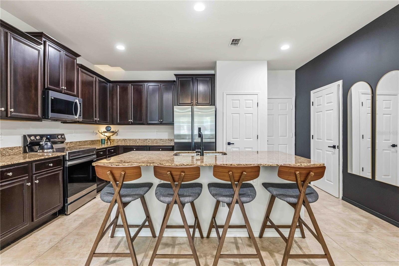 Image 19 of 72 For 9040 Aspen Hollow Place