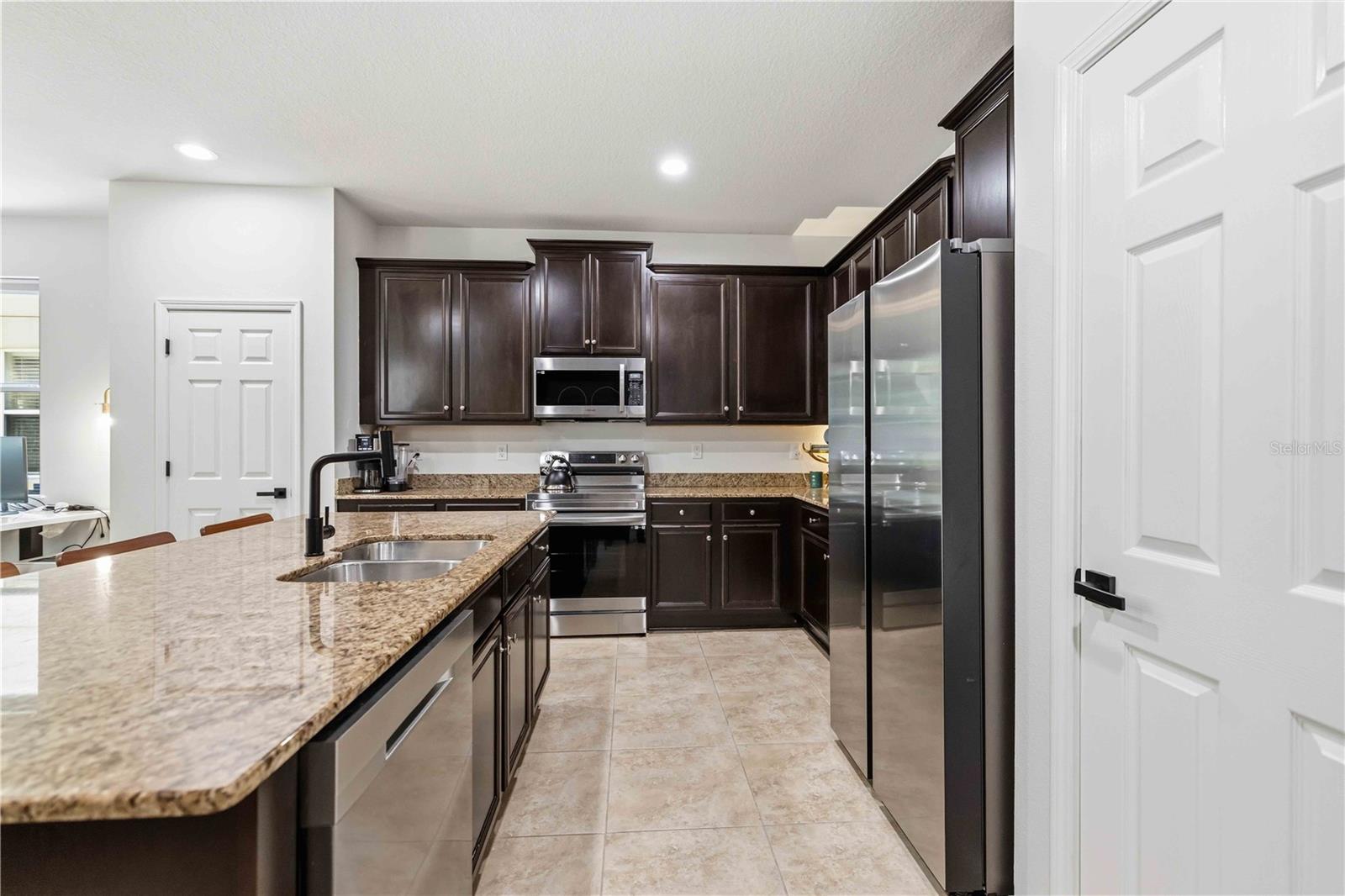Image 21 of 72 For 9040 Aspen Hollow Place