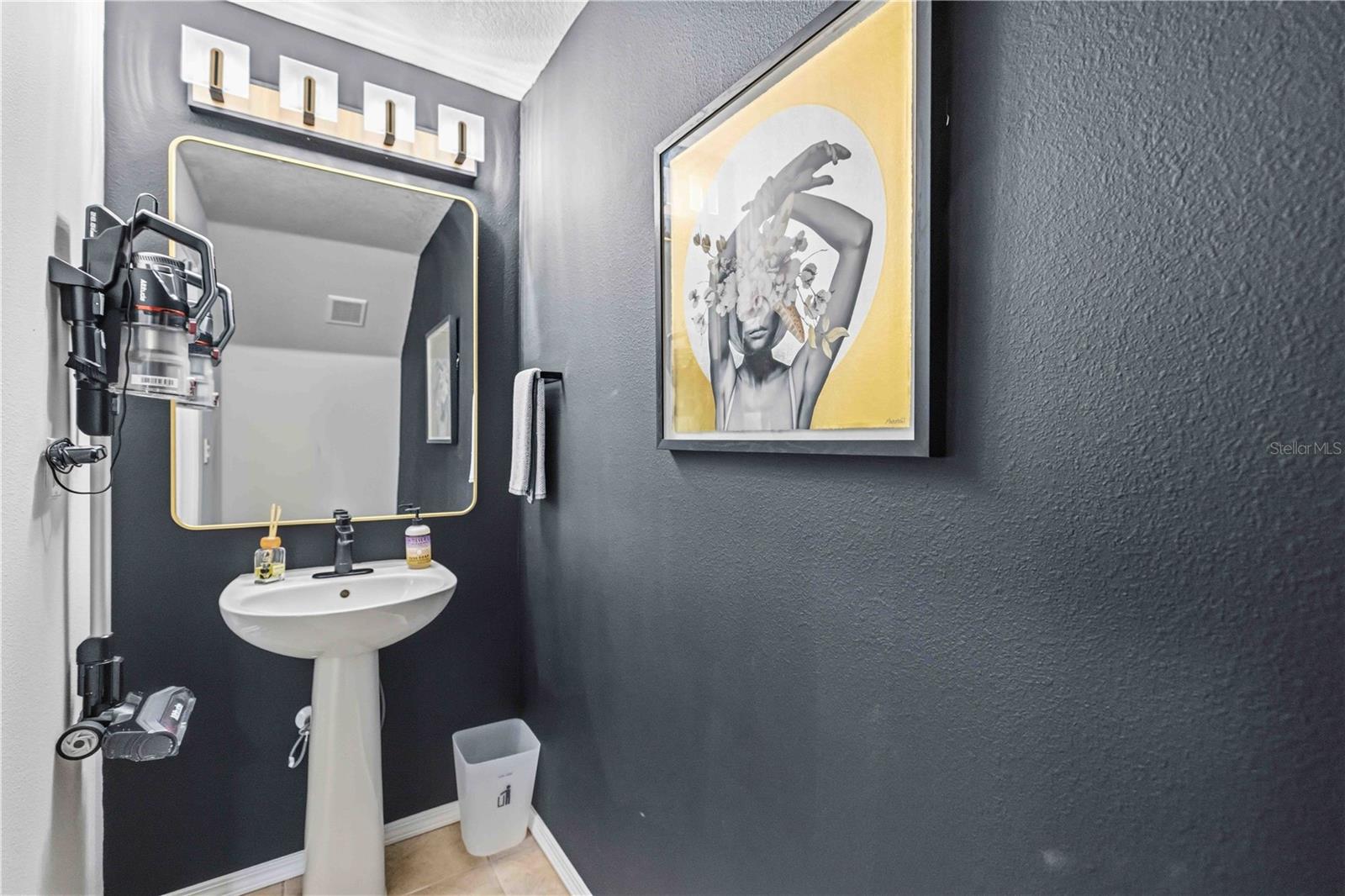 Image 26 of 72 For 9040 Aspen Hollow Place