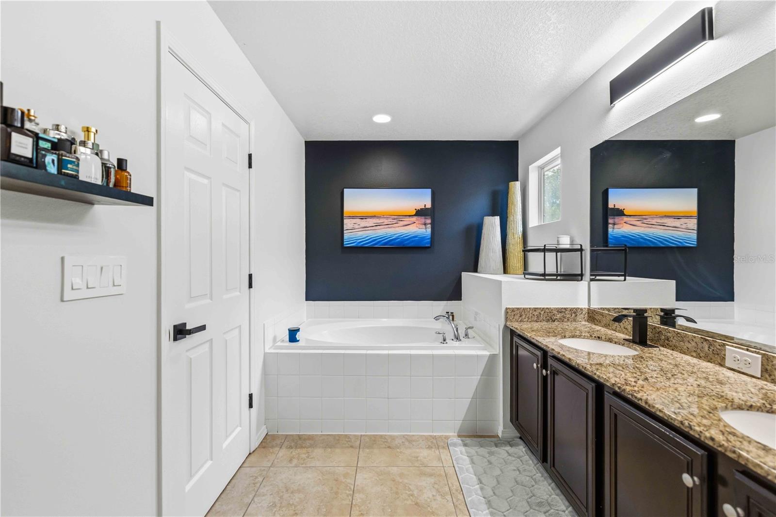 Image 34 of 72 For 9040 Aspen Hollow Place