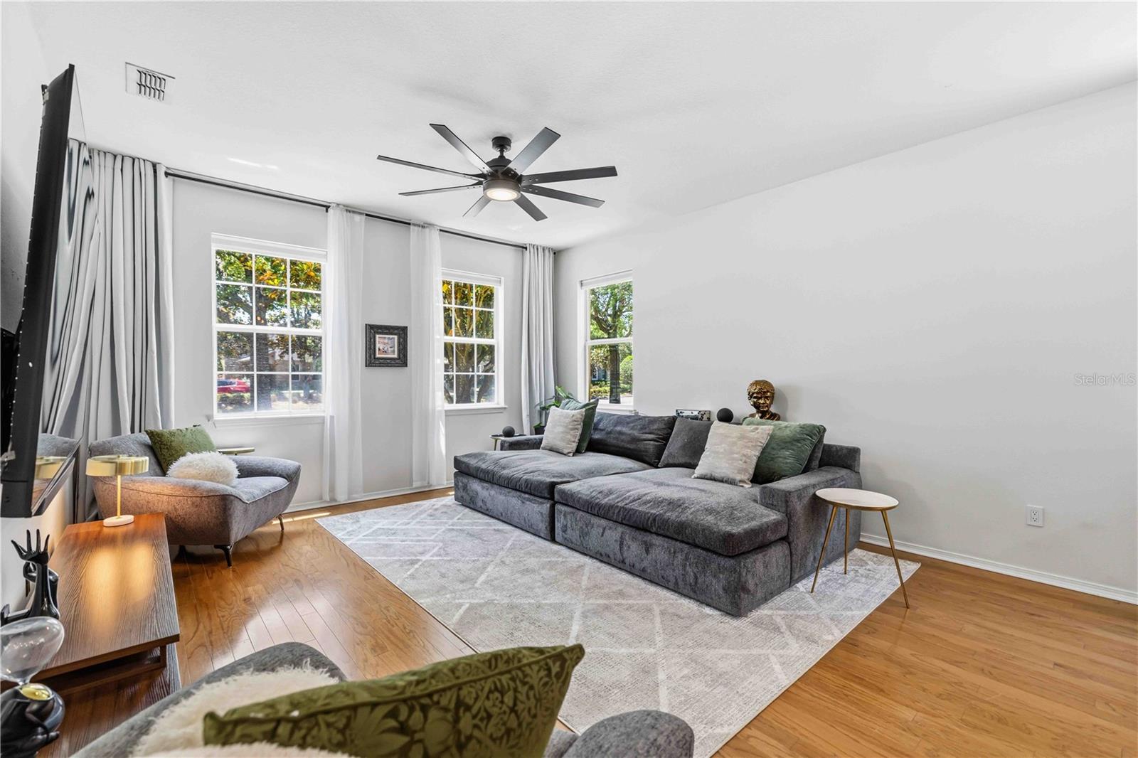 Image 7 of 72 For 9040 Aspen Hollow Place